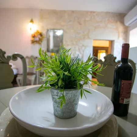 Charouda Tatil Evi Pírgos Dhiroú