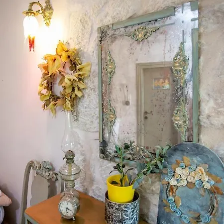 Charouda * Pírgos Dhiroú