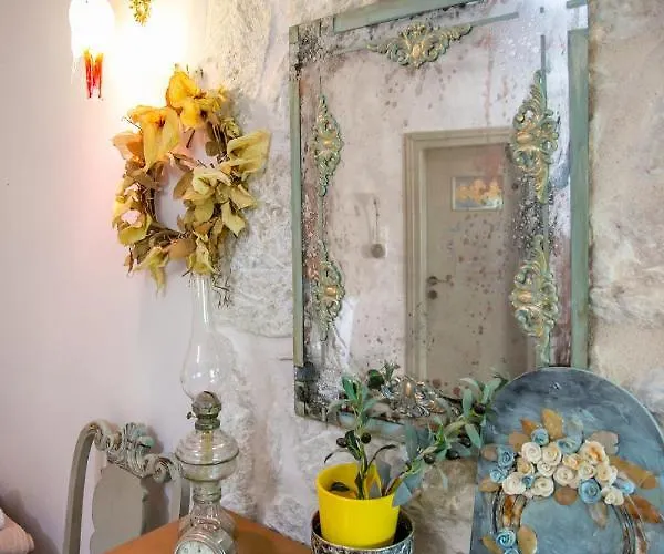 Charouda * Pírgos Dhiroú